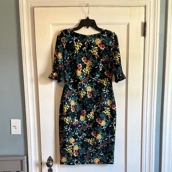Calvin Klein Dresses & Skirts - Calvin Klein floral print midi dress size 6
